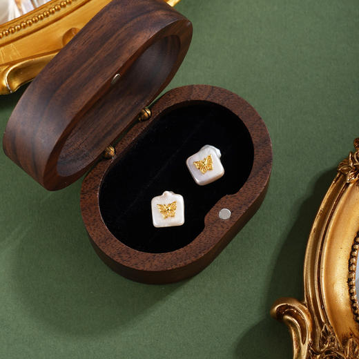 子佩集【蝴蝶方糖】银S925珍珠惜王妃耳钉【SGE0350013】巴洛克方块蝴蝶2602 商品图1