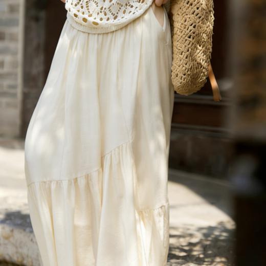 下单3-7天发货！LONGNVFAIR 藏青色撞白满天星刺绣花边上衣/奶油色花瓣半裙套装 一眼沦陷的东方雅致 梨形身材遮肉显瘦 温柔清冷国风穿搭 商品图12