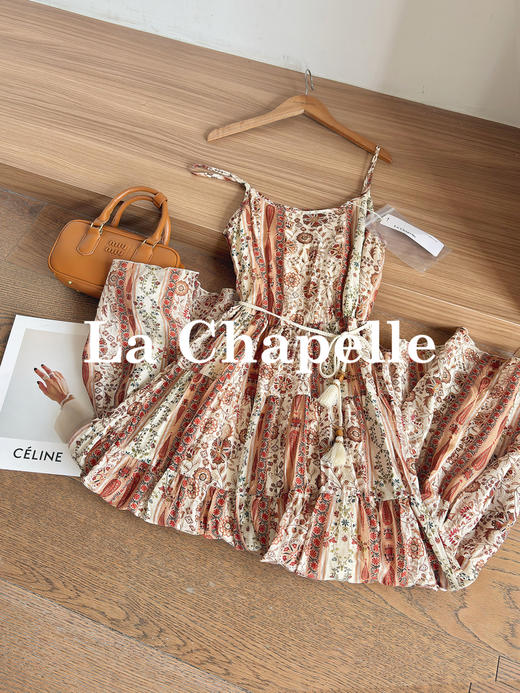 专柜实拍【波西米亚风！】拉夏贝尔/La Chapelle天丝+亚麻！法式碎花吊带连衣裙压褶可调节肩带收腰A字裙含流苏腰带 商品图8