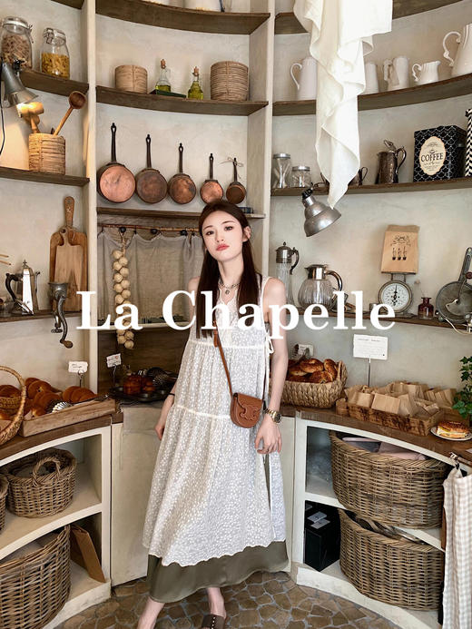 专柜实拍【蕾丝两件套】拉夏贝尔/La Chapelle别致刺绣侧边系带无袖连衣裙叠穿净版吊带裙套装 商品图5