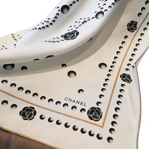 Chanel珍珠山茶花系列。白底山茶花。黑金山茶花。自己备注颜色。 商品图9