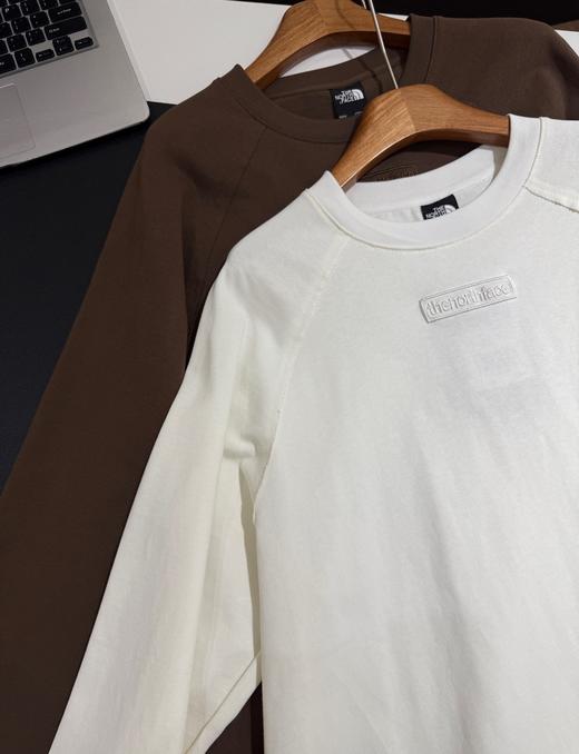 一店d 𝐓𝐍𝐅北𝐔𝐄系列极简插肩长tee 真的很好穿🫡 设计师款重磅棉长袖 由内而外的散发着浓郁的高品位 真的超喜欢北这种“有点挺、又有点松”的理想状态 商品图11