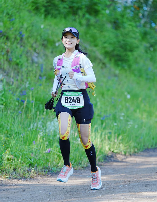 HOKA的这款Mafate X户外越野跑鞋看了一下小红书 dou是跑步爱好者们对它的满分评价！既有颜值又有实力 商品图8