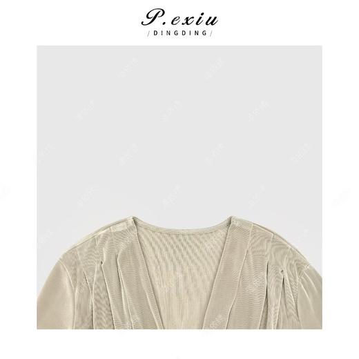 03-5潘依绣丁丁宠粉法式气质不规则V领长袖上衣Q3256 商品图2