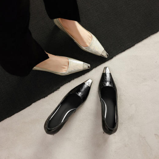 【预售5天】单鞋女法式不累脚绝美配裙子新款春季漂亮尖头高跟异形金属头DB&M6713 商品图1