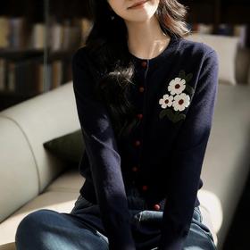 春日花信~85真丝+15羊毛圆领刺绣提花开衫女休闲针织外套