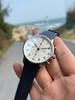ZF+厂IWC葡萄牙系列计时腕表——IW371620➕这款熊猫盘371620有一种简洁随性、恰到好处的优雅感设计，并拥有金钢表壳及迷人的弧度。表壳直径只有41毫米，厚度13毫米，非常适合日常佩戴❕❕❕ 商品缩略图12