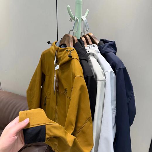 F032967防风防泼水弹力户外运动登山徒步内里薄绒连帽软壳外套 商品图3