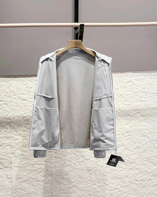 F032976轻量凉感防水透气弹力休闲立领薄款外套防晒衣情侣款 商品图5