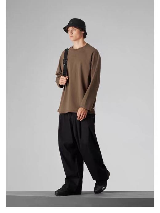 一店d 𝐓𝐍𝐅北𝐔𝐄系列极简插肩长tee 真的很好穿🫡 设计师款重磅棉长袖 由内而外的散发着浓郁的高品位 真的超喜欢北这种“有点挺、又有点松”的理想状态 商品图4