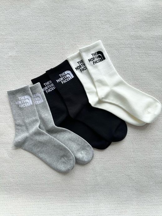 3双装 经典北面男女同款三双装中筒袜 材质:80%精梳棉20%氨纶 商品图4