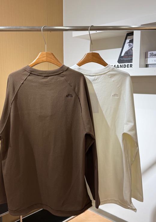 一店d 𝐓𝐍𝐅北𝐔𝐄系列极简插肩长tee 真的很好穿🫡 设计师款重磅棉长袖 由内而外的散发着浓郁的高品位 真的超喜欢北这种“有点挺、又有点松”的理想状态 商品图14