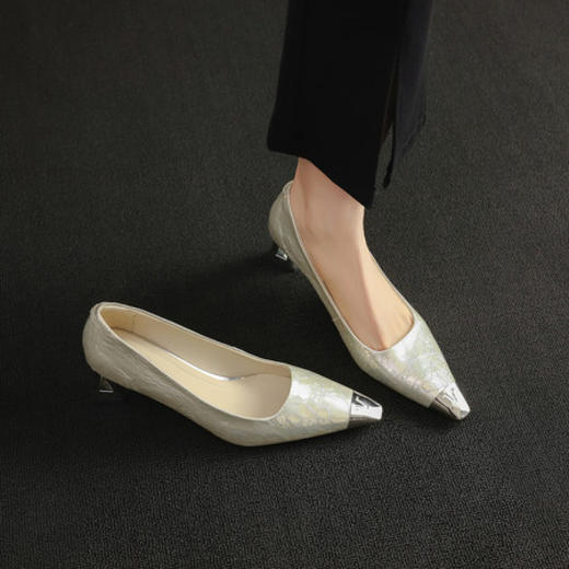 【预售5天】单鞋女法式不累脚绝美配裙子新款春季漂亮尖头高跟异形金属头DB&M6713 商品图5