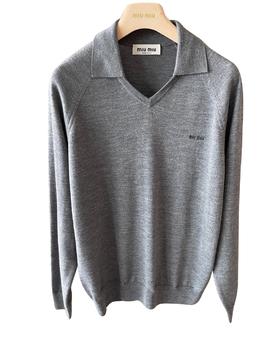 女款宽松V领针织衫hu017