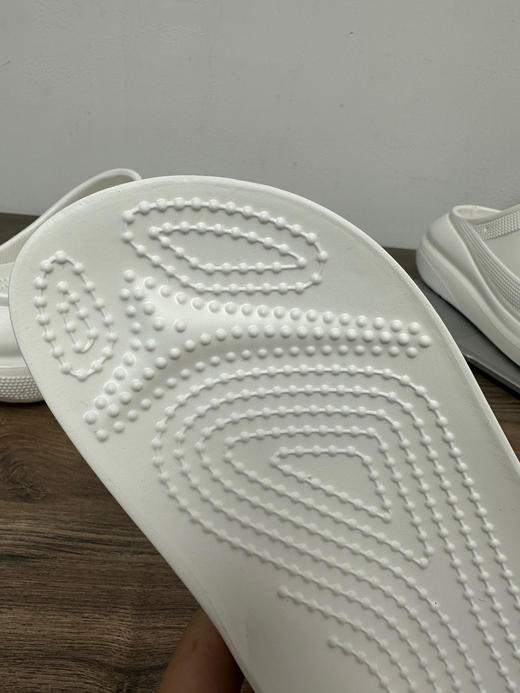 直发【特价】卡洛驰cr代工厂 无标出，云朵洞洞鞋 商品图7