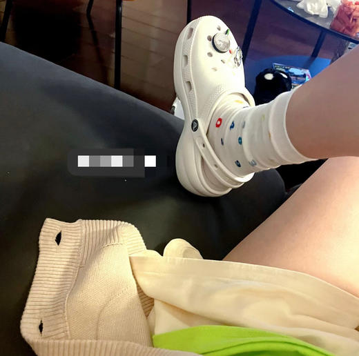 直发【特价】卡洛驰cr代工厂 无标出，云朵洞洞鞋 商品图4