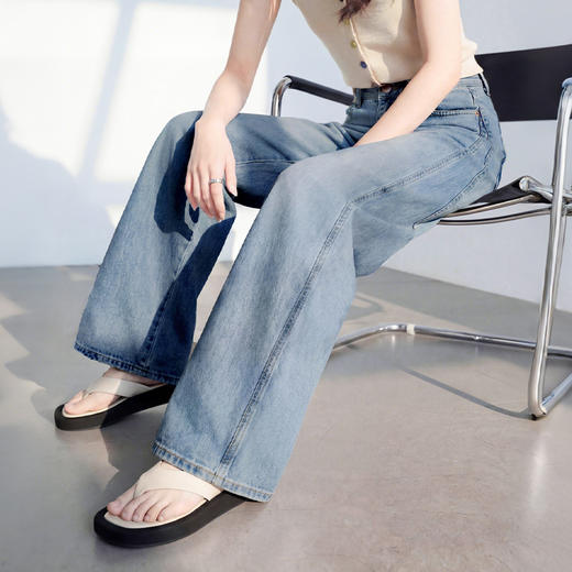 西遇浅色阔腿女春季2026新款高腰显瘦宽松小个子垂感窄版牛仔裤H0060236 商品图3