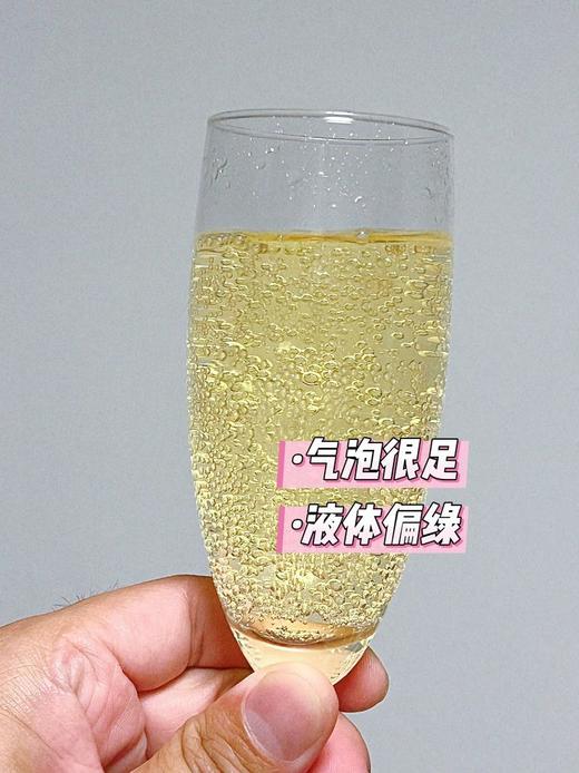 B1F【酒水】屈臣氏香草味苏打水  规格：330ml（取货日期：4/1-4/6） 商品图1