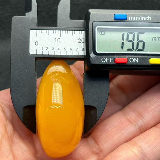 【青山特惠】精品原矿俄料鸡油红蜜蜡水滴吊坠，17.8g m142 商品图8