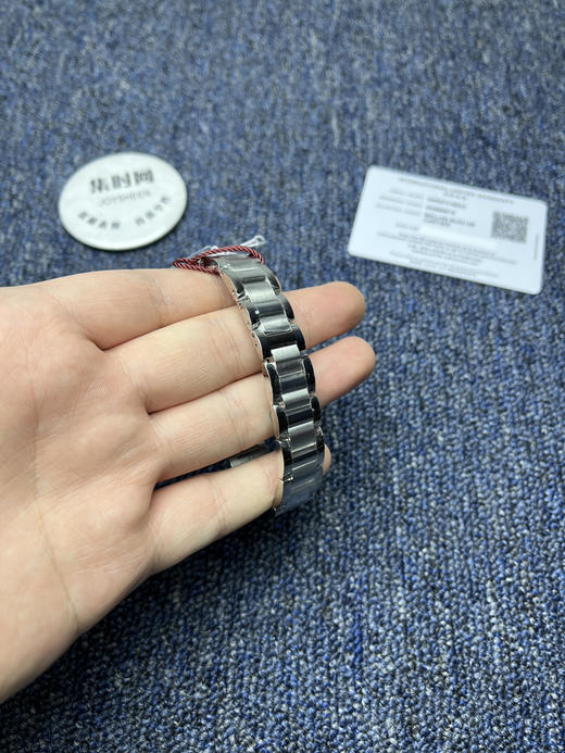 AF卡地亚蓝气球系列 小号28mm【钻圈款】女士腕表 商品图6