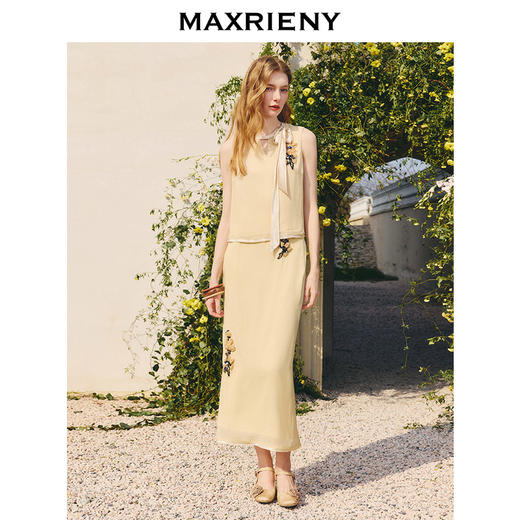 【商场同款】MAXRIENY精致日常感立体花半裙修身直筒中长裙(货号:MC86SK257) 商品图1