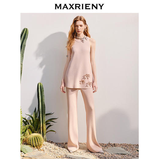 【商场同款】MAXRIENY精致春日松弛感A型伞摆套头毛衫收腰上衣(货号:MC86SW251) 商品图1