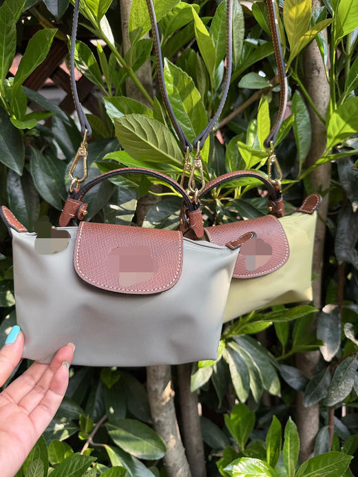 330-1 首发巨折 26新色 奶奶的低饱和度 龙虾手机包 附赠肩带 可以手拎 单肩斜挎 商品图0