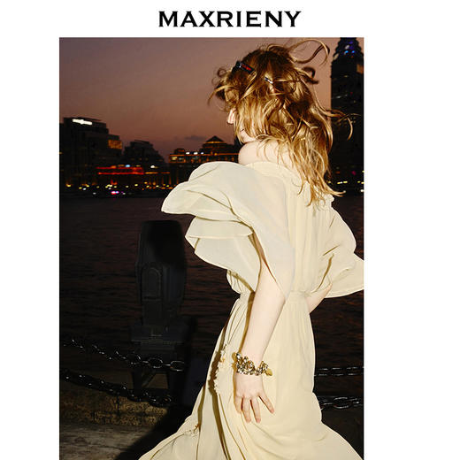 【主题纪念款】MAXRIENY半夏玫瑰长裙一字肩收腰连衣裙高级气质感(货号:MC86DR083) 商品图3