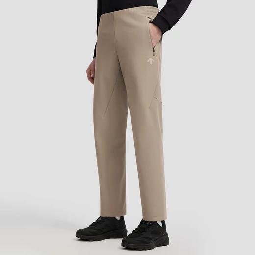 一店d 𝐃𝐬𝐭樶--新抓绒梭织长裤 26春款 它家好穿的Training系列 版型真的可以说是型男必备了！ 不管是日常通勤，跑步训练还是商务场合它都能给你恰到好处的体面
面料是客供的四面弹 商品图0