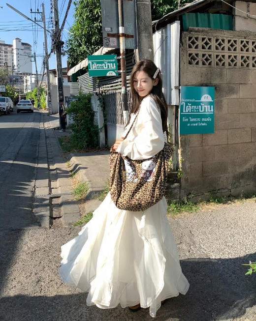 会跳舞的蕾丝蛋糕芊芊显瘦松紧腰半裙 商品图2