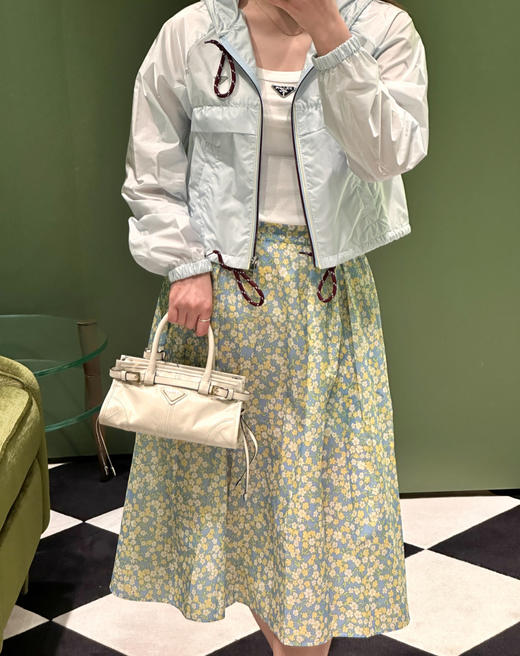 女款短版尼龙连帽风衣la020 商品图3