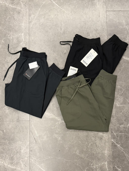公司订单，随便对比专柜！ 公司订单，独家渠道货，数量不多，lulu 春款 ABC男士运动裤 商品图0
