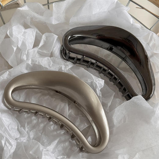 雀说质感磨砂合金镂空月牙抓夹大号盘发鲨鱼夹金属女高级感后脑勺发夹 WALFJ892566 商品图2