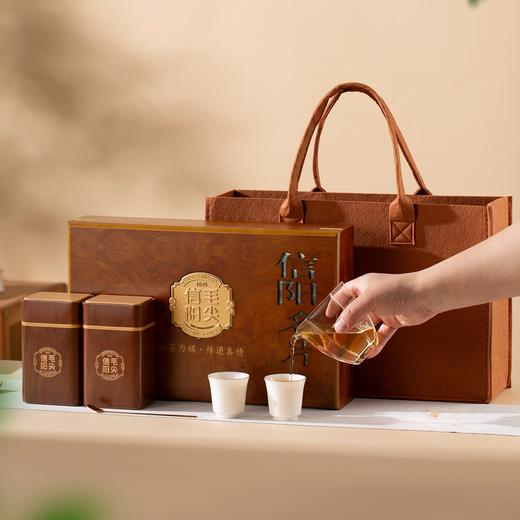 信阳名片【木盒.2听毛尖+茶勺】40元1套.整箱14套 商品图0
