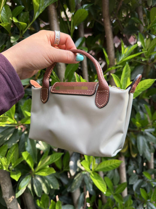 330-1 首发巨折 26新色 奶奶的低饱和度 龙虾手机包 附赠肩带 可以手拎 单肩斜挎 商品图6