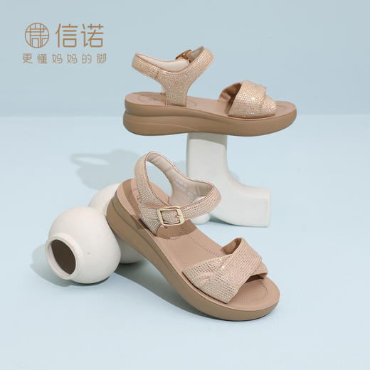 信诺时装妈妈凉鞋中老年洋气外穿沙滩鞋软底舒适女鞋2025新款夏季5L950-57 商品图3