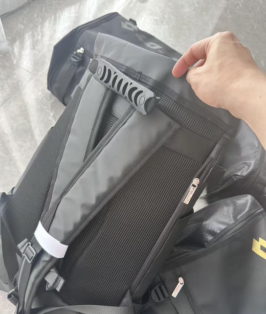 全新正品美单LOTTO乐途大容量46L多功能双肩包行李背包羽毛球包衣物包
26年一季度新款 官网120美金
尺寸54x32x20 都是黑色 根据logo颜色下单 商品图5