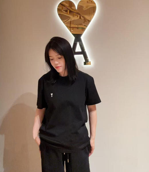 【a61】情侣经典休闲小黑标棉质夏日短袖T恤！！ 商品图0