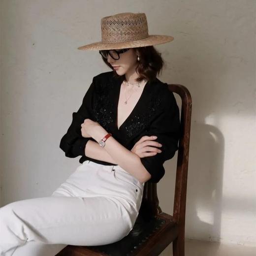 法式刺绣仿苎麻 V领上衣，重工精致刺绣， V领宽松设计，舒适优雅 。【5-7天发货】 商品图7