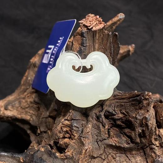 【快抱】【于田产和田玉白玉平安锁F27635 25*19】出证书，发货1~5天，48小时鉴赏期 商品图3