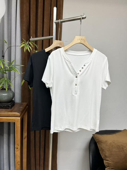 原单新款贝壳纽扣V领T恤 商品图2