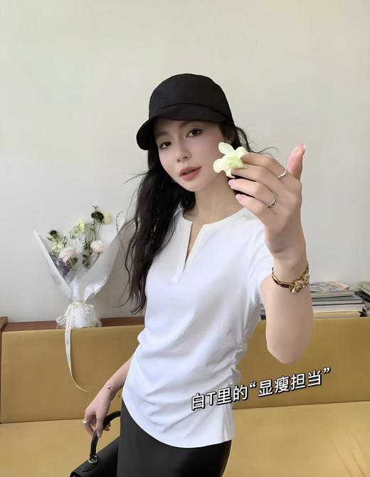 原单微开V领T恤 商品图2