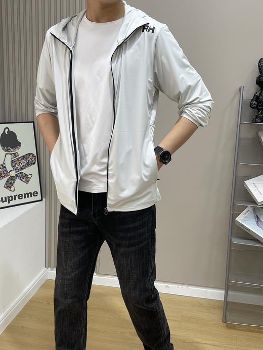 点此购买 海丽汉森夏季男士UPF100+防晒凉感户外追光防晒衣 qk 343695 商品图9