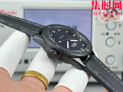 GF宝珀五十寻陶瓷系列 陶瓷壳 男士腕表——高科技缎面灰色陶瓷光泽亮丽、高硬度、不变色、不沾污、不易磨损 商品图5