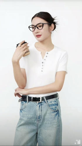 原单新款贝壳纽扣V领T恤