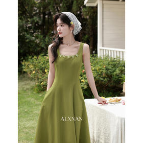 鹿向南【0331/20:00新品前1小时7折限量100件】豆绿色吊带连衣裙