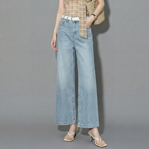 西遇百搭浅蓝2026春季新款高腰微喇叭女宽松梨形不贴腿马蹄牛仔裤H0060239 商品图3