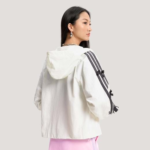 Adidas阿迪达斯DANCE LONG LENGTH JACKET 三条纹舞动系列拒水蝴蝶结运动休闲连帽夹克早春薄外套 商品图1