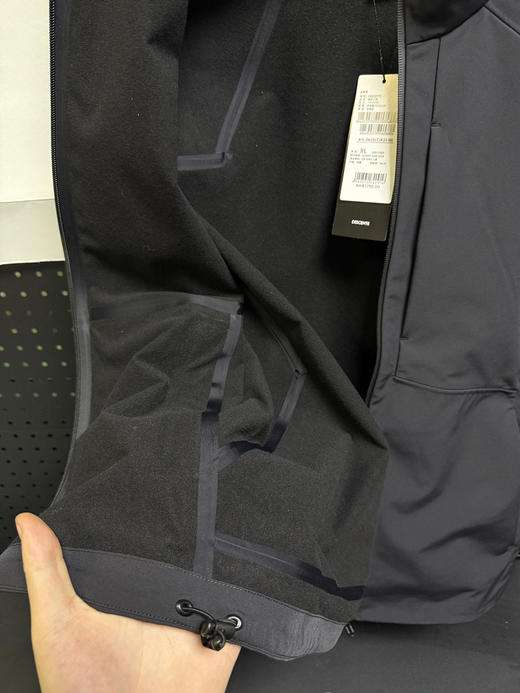 原单正品 DESCENTE迪桑特高端黑标 DUALIS系列男士防泼水梭织外套，
M-3XL 商品图6