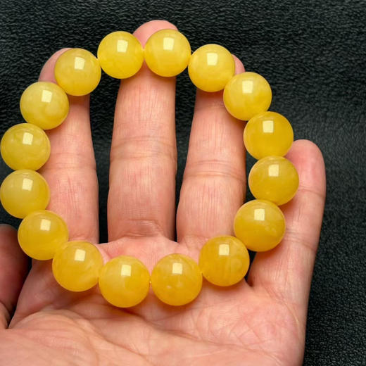 【青山特惠】13.5mm*16颗 精品原矿俄料鸡油黄蜜蜡单圈手串 22.6克 m105 商品图2